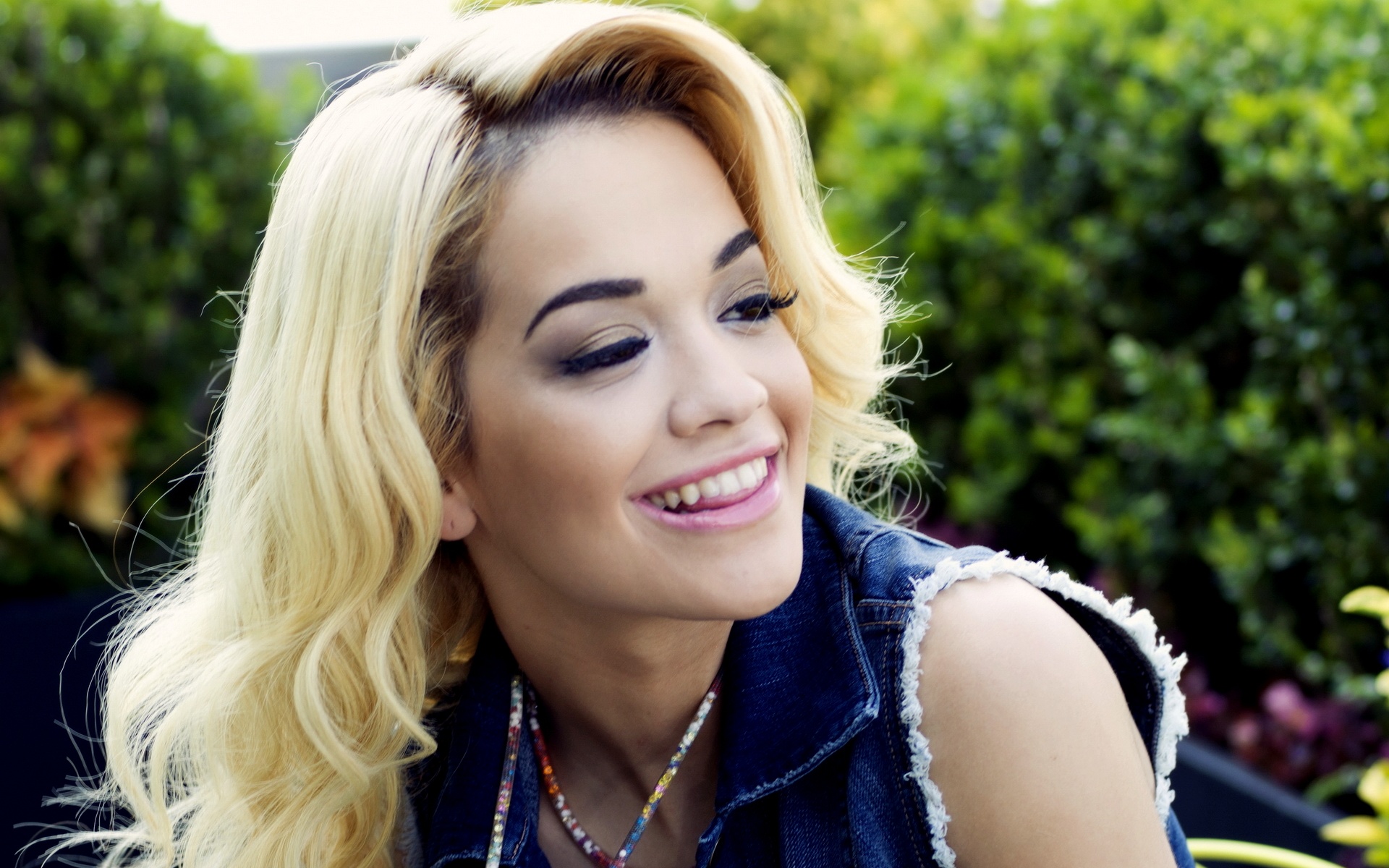 Rita Ora Ethnicity, Race, Parents and Nationality