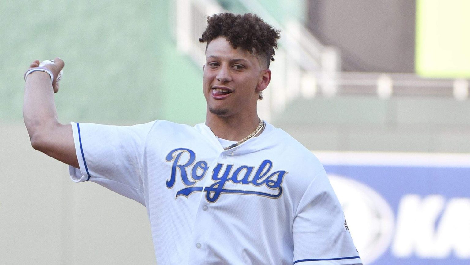 Patrick Mahomes Salary, Contract, and Age