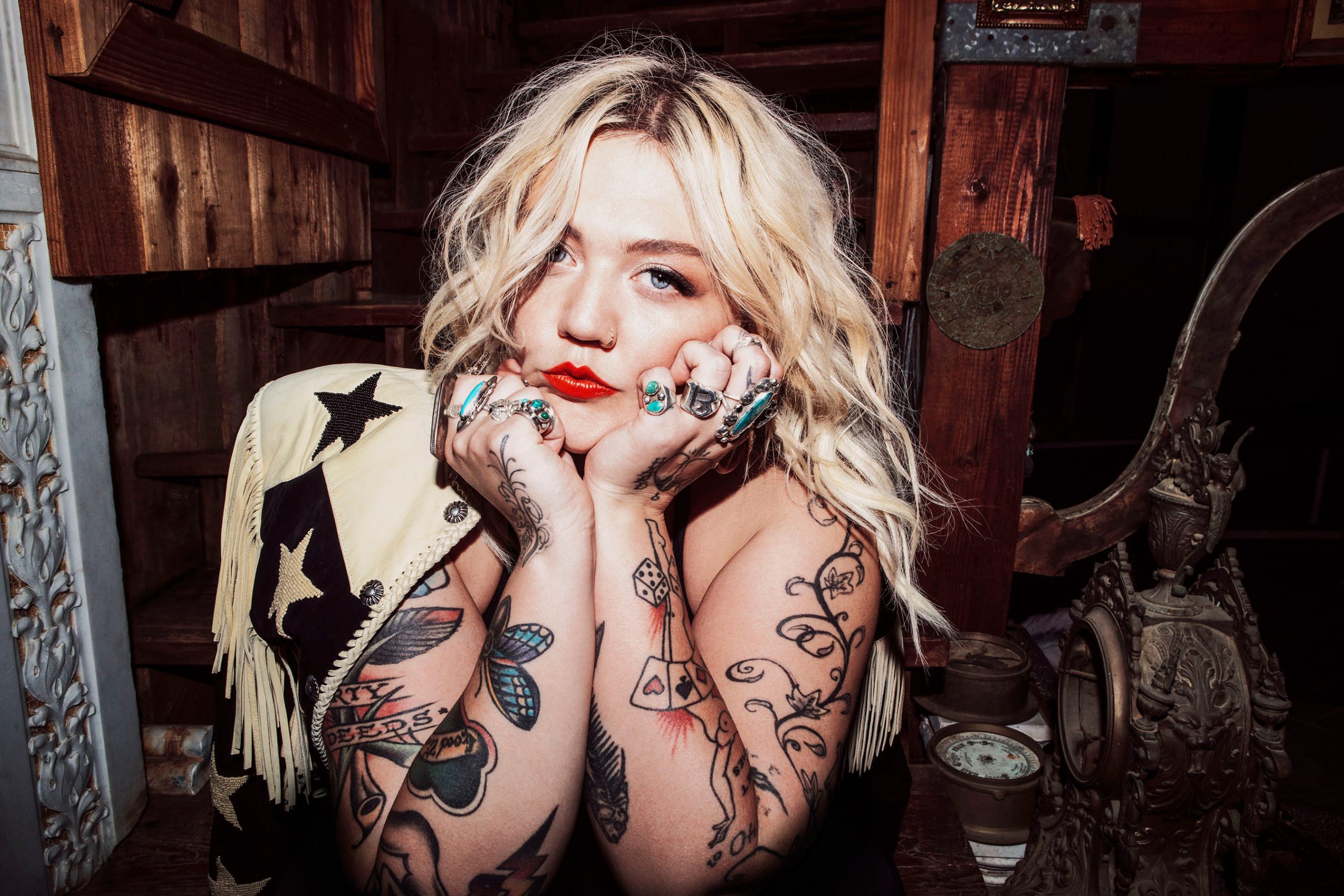 Elle King's Neck Tattoo Meaning - wide 7